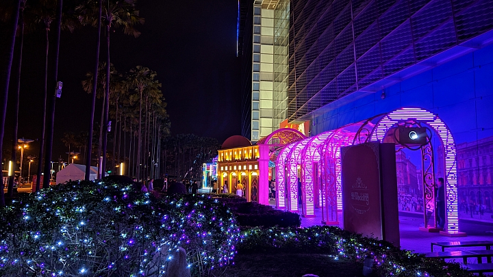 大年初一夢時代廣場U11隨手自動手持夜拍無修直出