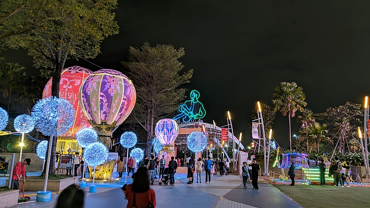 大年初一夢時代廣場U11隨手自動手持夜拍無修直出