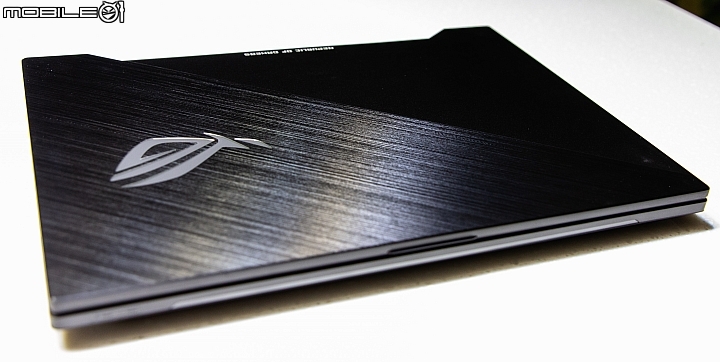 [用家開箱]我的第一台 ROG STRIX HERO II RTX 版