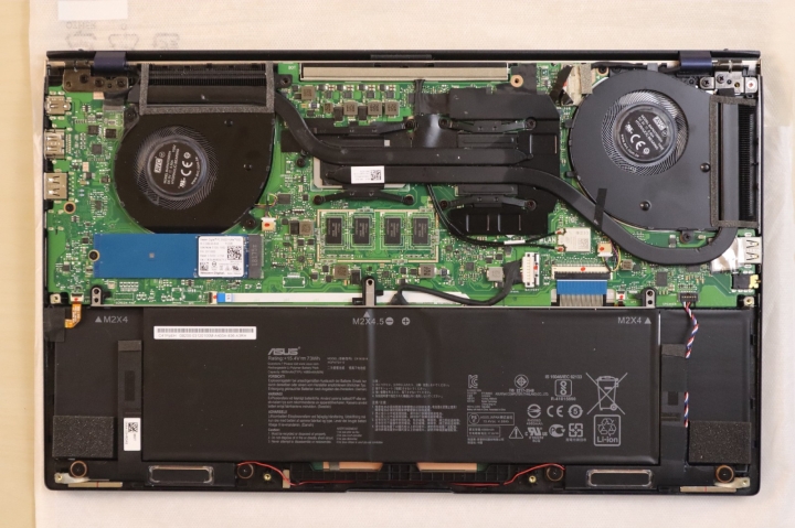 開箱 ASUS ZenBook 15 極窄邊框 UX533 美．力無邊
