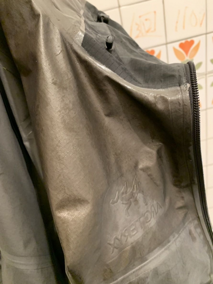 「詢問」arc’teryx 始祖鳥 gore Tex 防水問題