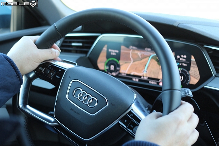 Audi e-tron 試駕 巧遇韓哥