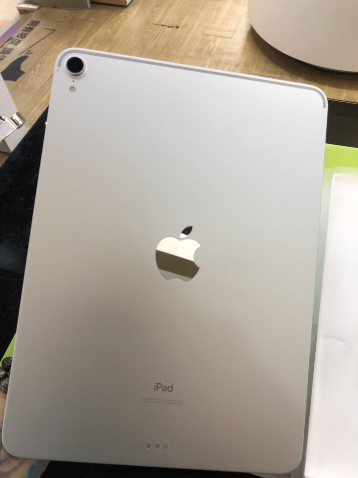 不專業開箱文🤩iPad Pro 11吋 64GB 銀色