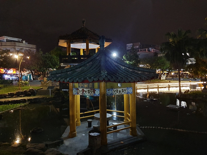 S10+ 簡單開箱及夜拍測試(DXO 109分表現如何? )