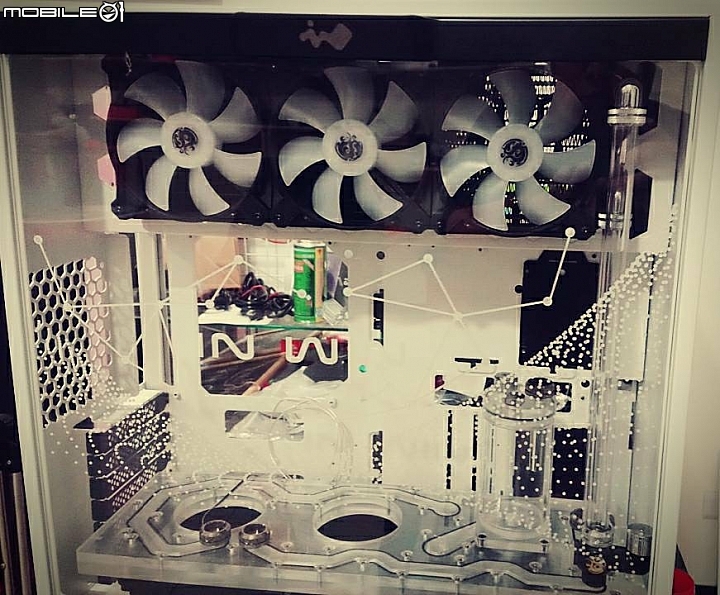 點我看大圖 【自組水冷電腦分享】迎廣很多303系列的機殼。該怎麼讓它跟一般的主機不一樣呢?