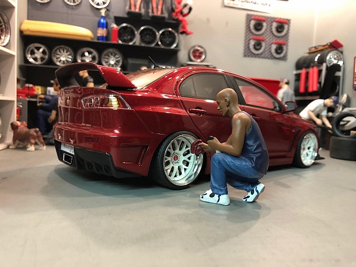 1/18 MITSUBISHI EVO FQ-400