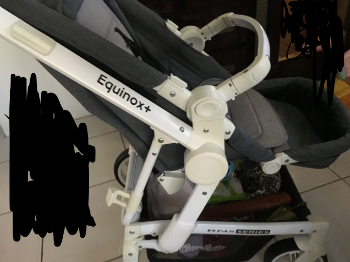 嬰兒車請問。