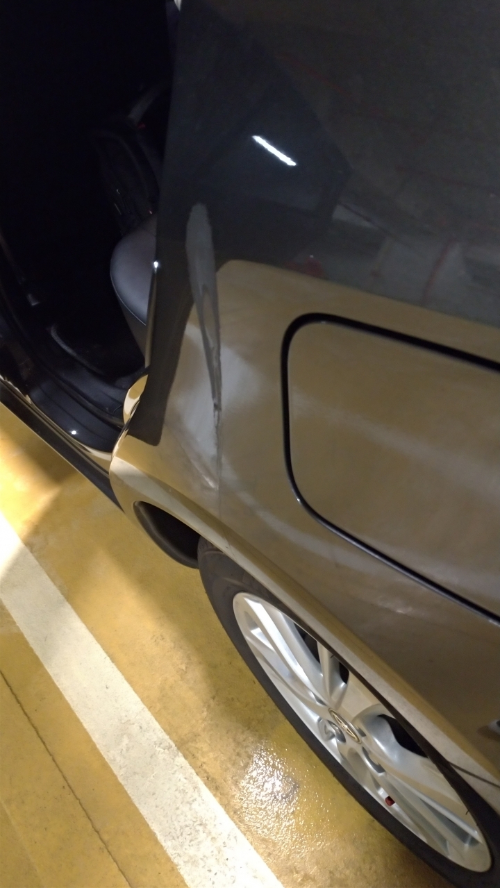 [障礙解除][請益]內湖室內停車，車漆被腐蝕！！請問該如何補救？