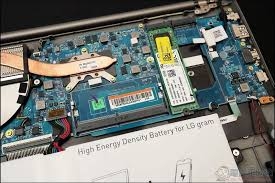 有人在關注LG Gram 17z990嗎？想問一些問題與目前知道的情報~