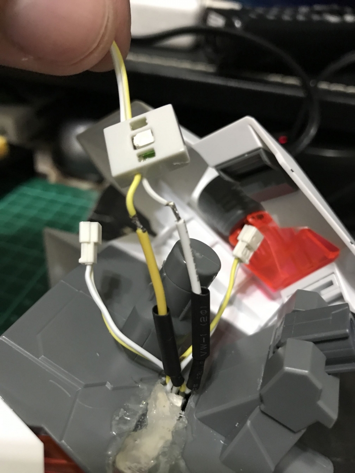 MEGA Unicorn 1/48 LED燈組改造