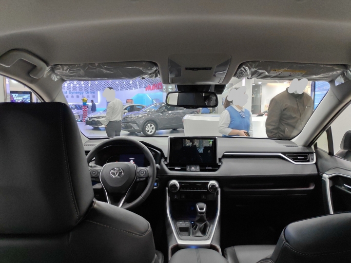來來來 RAV4 2019 白色 展示車不專業分享