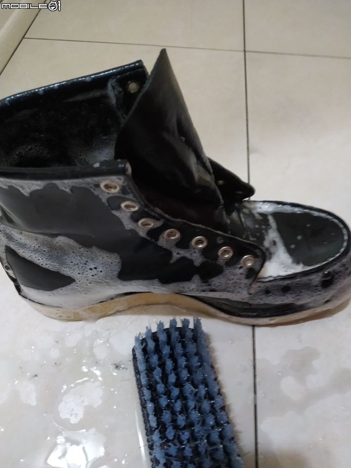 當你有2手redwing時 該怎麼辦?洗洗還是噴噴就好呢?. 圖多慎入