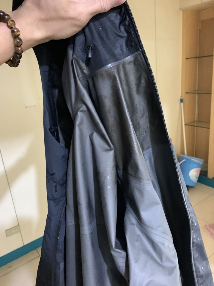 「詢問」arc’teryx 始祖鳥 gore Tex 防水問題