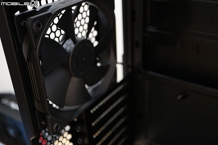 [開箱] 緊湊小巧不占空間ATX中塔Fractal Design Meshify C TG