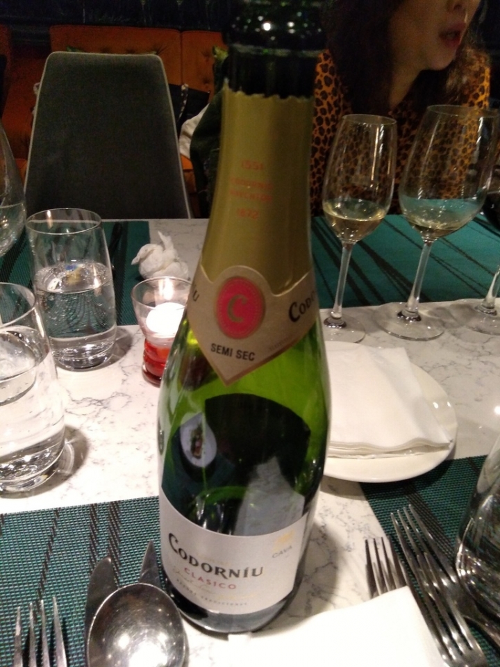 [食記]總讓您有無限驚喜感受~安格斯餐酒館牛人品酒會完美登場!