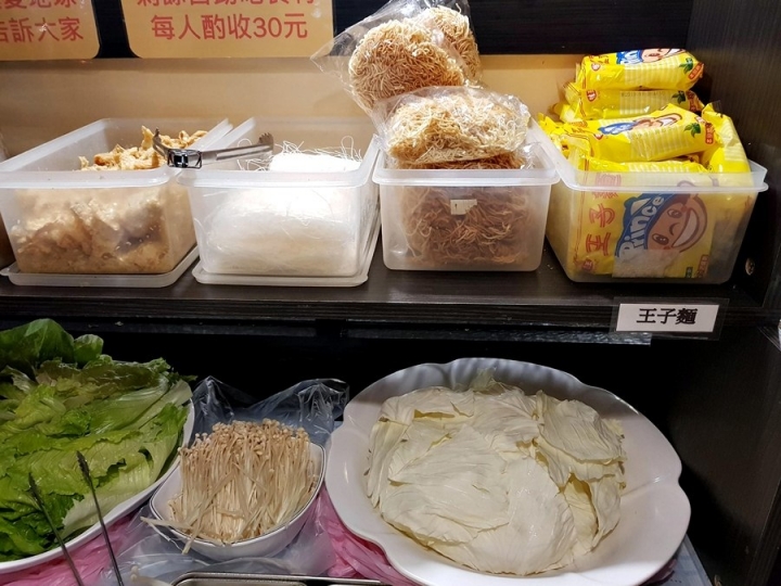 苗栗縣頭份市 尚順廣場 力士本鎮 樂力士燒肉+鮮力士陶鍋 ~ 2019 新火鍋菜單 平價吃到飽火鍋~ 經濟實惠!!