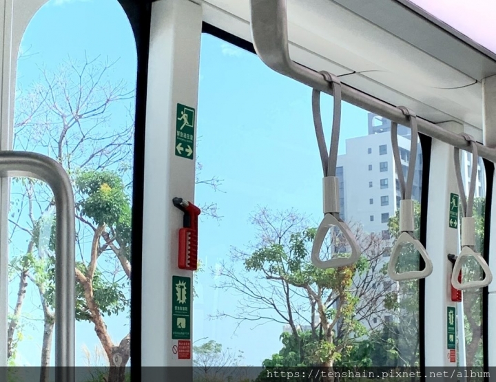 [新北市景點]淡海輕軌很幾米 可惜有人缺公德