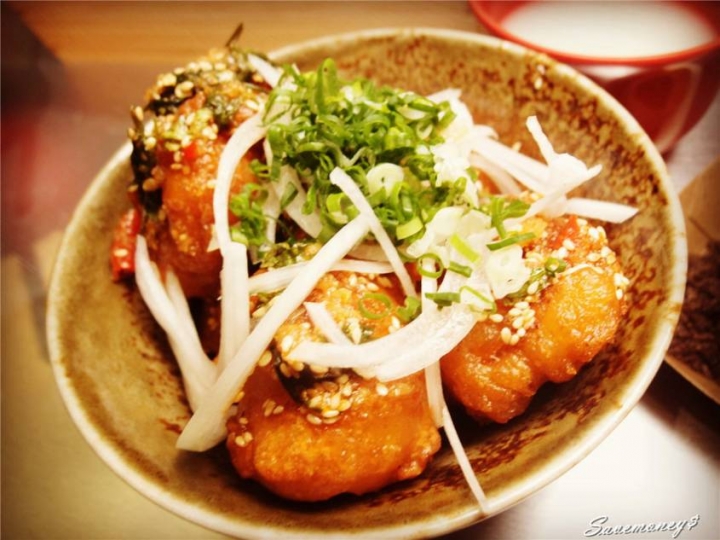 小牛丁｜草屯最強丼飯,平價又好吃,晚餐宵夜的好去處 - 達人Emily的播報台