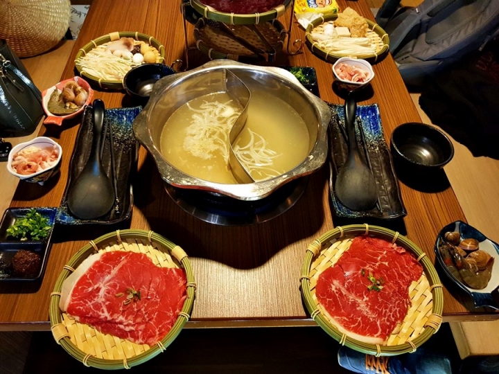 苗栗縣頭份市 尚順廣場 力士本鎮 樂力士燒肉+鮮力士陶鍋 ~ 2019 新火鍋菜單 平價吃到飽火鍋~ 經濟實惠!!
