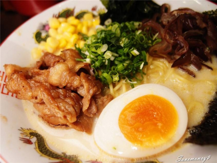 小牛丁｜草屯最強丼飯,平價又好吃,晚餐宵夜的好去處 - 達人Emily的播報台