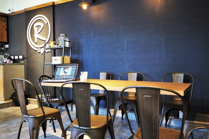 【台北芝山站 | 咖啡廳】感覺Chill又迷人的大人味咖啡廳☞路口加啡 Caffe’Rue