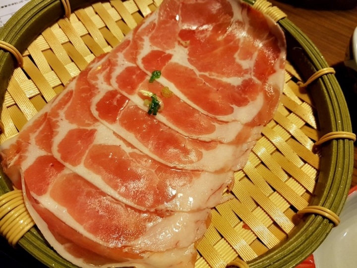 苗栗縣頭份市 尚順廣場 力士本鎮 樂力士燒肉+鮮力士陶鍋 ~ 2019 新火鍋菜單 平價吃到飽火鍋~ 經濟實惠!!