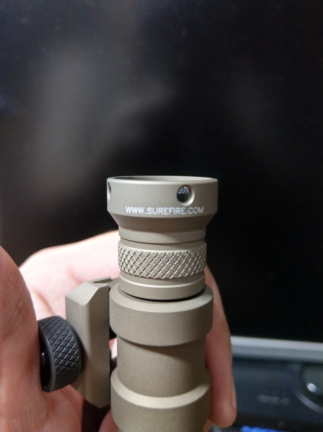 不專業簡易開箱 ( SureFire M600DF 1500流明 戰術槍燈 )