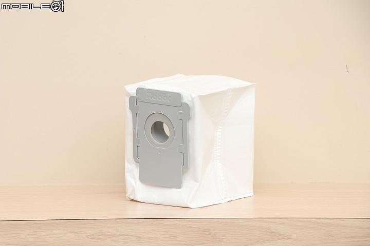 iRobot Roomba i7+ 自動掃地機器人 創新Clean Base集塵座能幫你倒垃圾