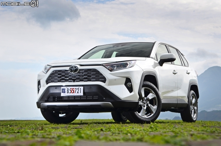 第五代Toyota RAV4 2.0升旗艦版試駕，橫掃千軍之態來襲！