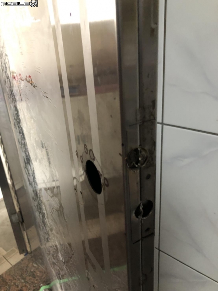 {開箱}我家安裝電子鎖啦！電子鎖簡單開箱。