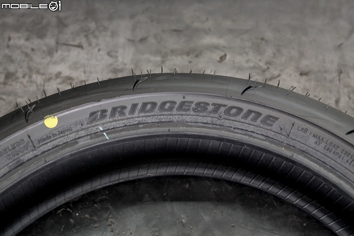 Bridgestone BATTLAX RACING R11 賽道試胎 全面性能大提升