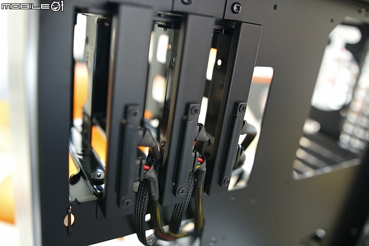 【自組電腦】老兵不死。經典再現。迎廣 IN WIN 904 Plus如何與新的組件組出美感【圖特多不喜慎入】