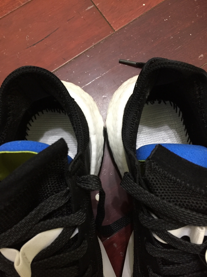 可以幫忙分辨一下這雙adidas真假嗎