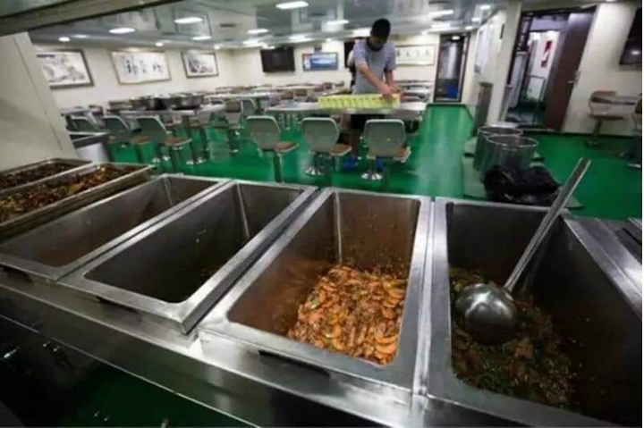 052D驅逐艦上面的生活條件還是不錯的
