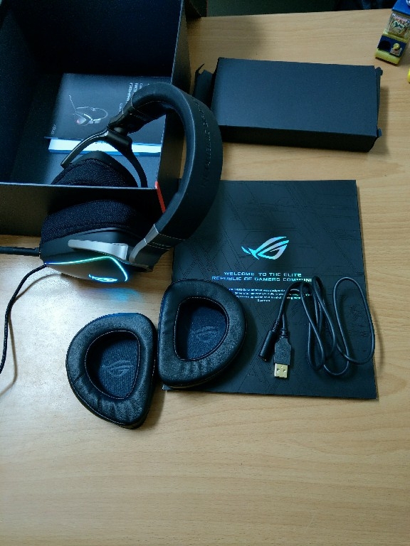 [開箱] ROG Delta 開箱&使用心得