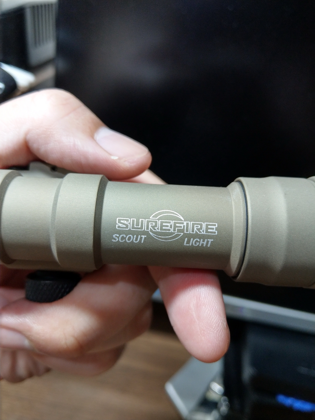 不專業簡易開箱 ( SureFire M600DF 1500流明 戰術槍燈 )