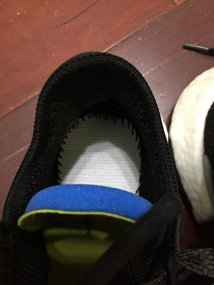 可以幫忙分辨一下這雙adidas真假嗎