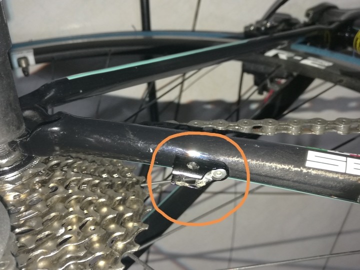 請問有人知道Bianchi車架後下叉這個零件嗎?