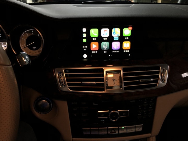 Apple CarPlay/Android Auto