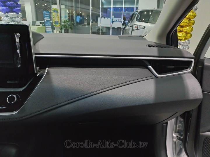 12代Corolla房車版Altis線上賞車
