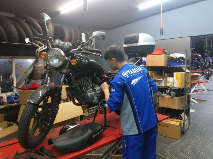 車規級‧GX1+前後雙鏡頭機車記錄器 大通新夯品～，熱血試用！