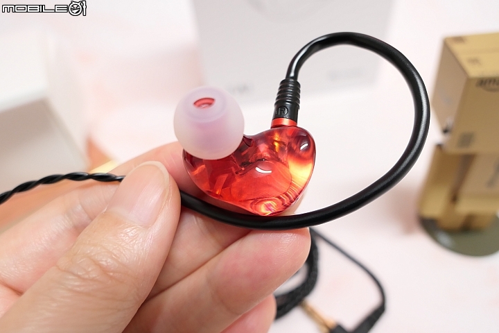 [開箱評測]FiiO FA1 入耳式耳機～採用樓氏全頻單動鐵/三音分頻/MMCX可換線～舒適好入耳！