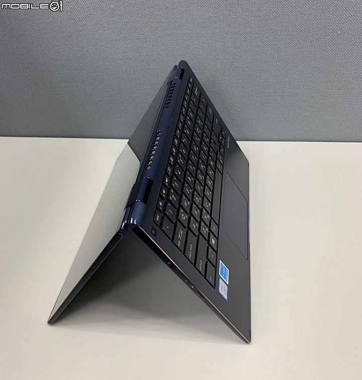 360 度輕巧翻轉 ZenBook Flip 13 UX362FA 熱騰騰首開箱