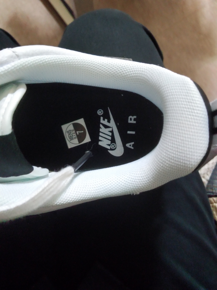 有人買過air force 1 07 utility嗎？