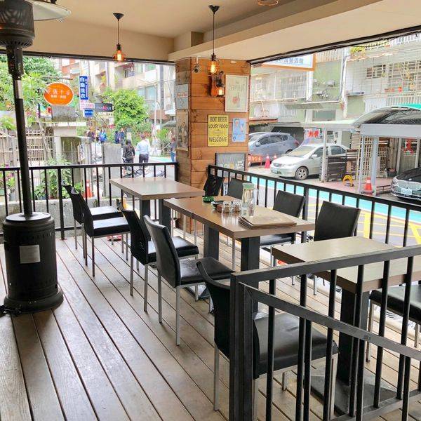 台北大安【ABV地中海餐酒館】300款世界精釀啤酒與融合西班牙、義大利、葡萄牙和中東等國的地中海料理，東區最令人玩味的精釀啤酒餐酒館