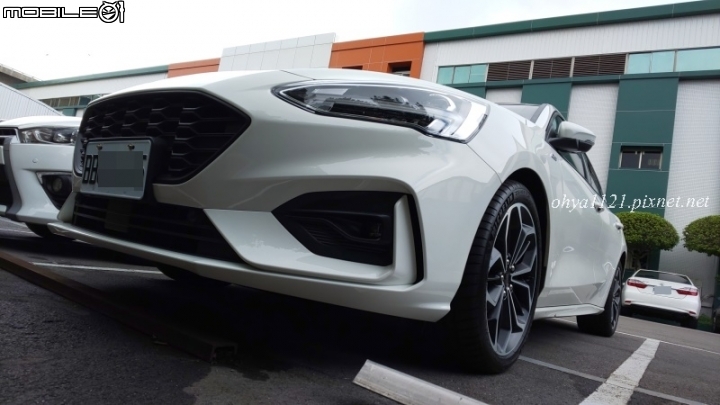 捕獲野生ford focus mk4 st-line