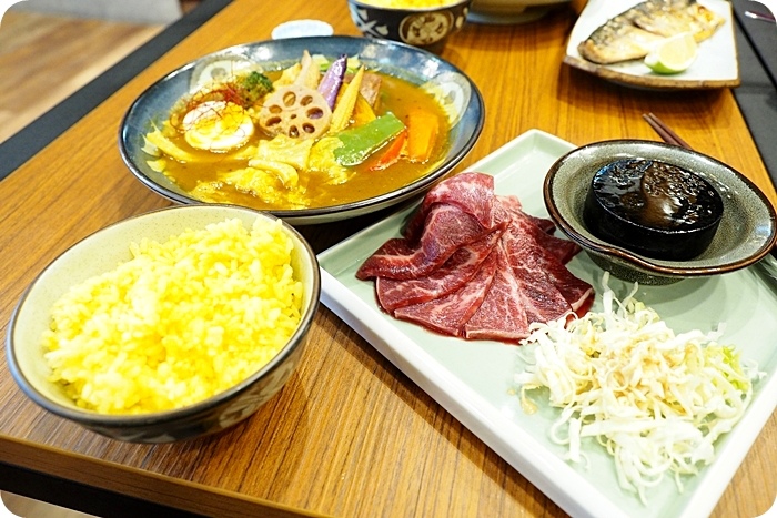 ▋微風南山美食▋樂咖 Loka 湯咖哩！沖繩湯咖哩＋炙燒和牛雙重享受。
