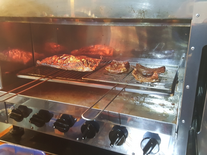 隱藏版燒烤酒吧 ：誰的媽媽 竟然這麼好喝