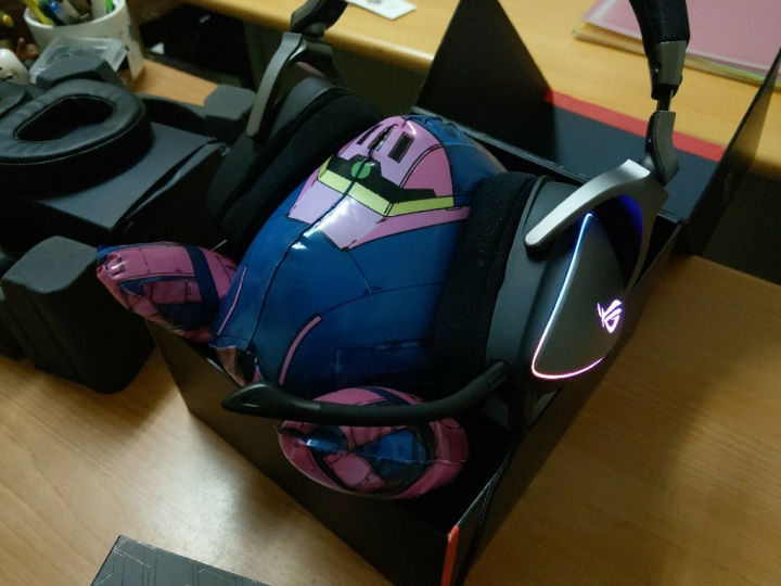 [開箱] ROG Delta 開箱&使用心得