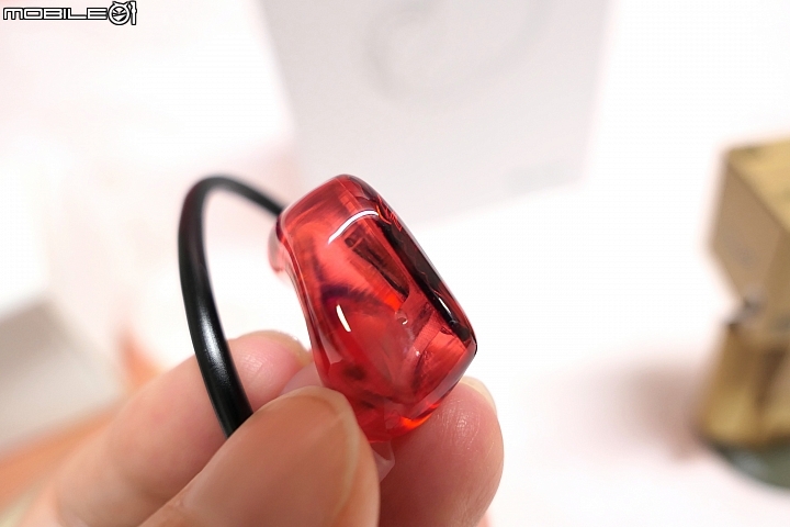 [開箱評測]FiiO FA1 入耳式耳機～採用樓氏全頻單動鐵/三音分頻/MMCX可換線～舒適好入耳！